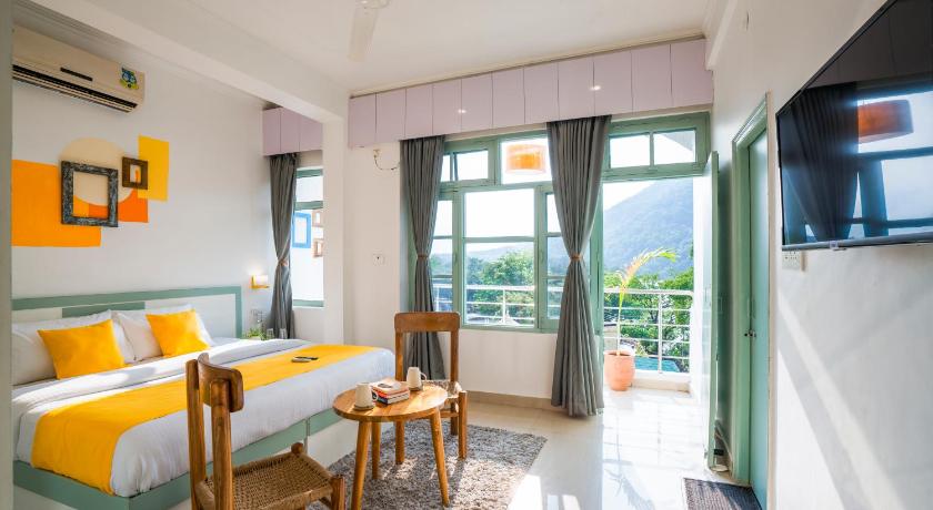 Hotel Laxman Jhula Regency