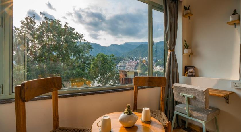 Hotel Laxman Jhula Regency