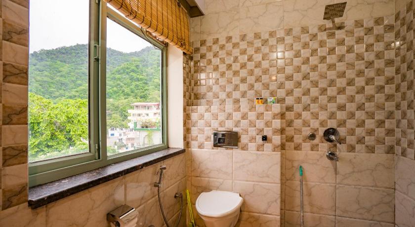 Hotel Laxman Jhula Regency
