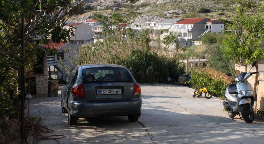 Apartments and rooms with parking space Metajna, Pag - 4120 photo