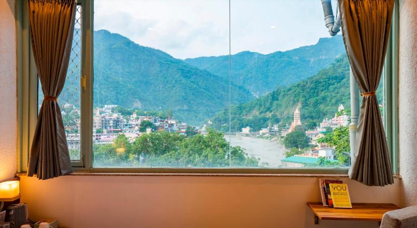 Hotel Laxman Jhula Regency
