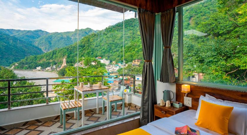 Hotel Laxman Jhula Regency