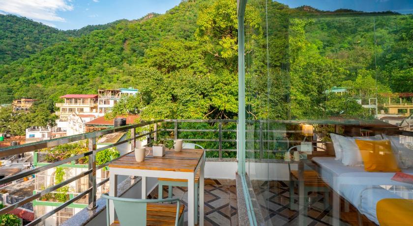 Hotel Laxman Jhula Regency