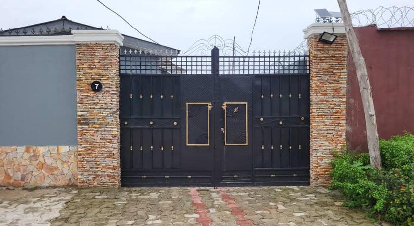 2 Bedrooms Shortlet Apartment in Oluyole Estate Ibadan — Hotel in Ibadan