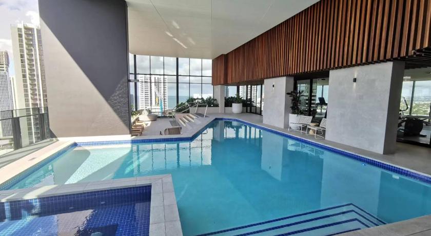 2 Bedroom Luxurious Family Apartment on 40th Floor with AMAZING Ocean Coastline Broadbeach Gold Coas photo