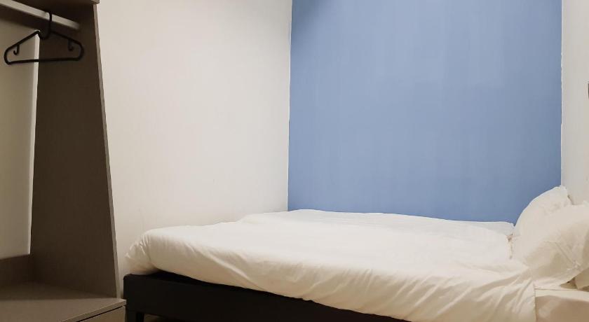 Image of Three-Bedroom Apartment 14
