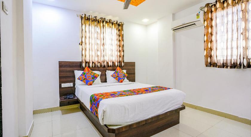 Capital O 64931 Hotel Galaxy photo