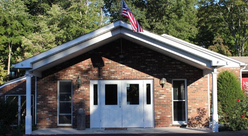 Brewster (NY) Heidi's Inn 4-Star Accommodation exterior