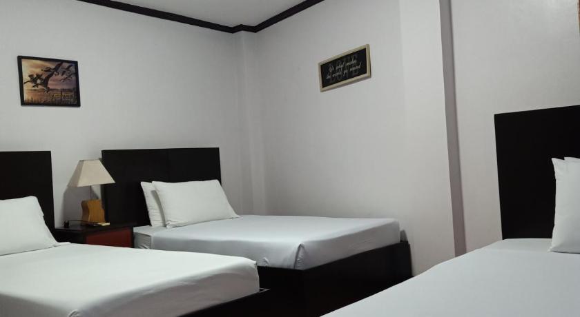 Image of Deluxe Triple Room 5