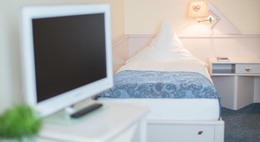 Hotel Kristall photo