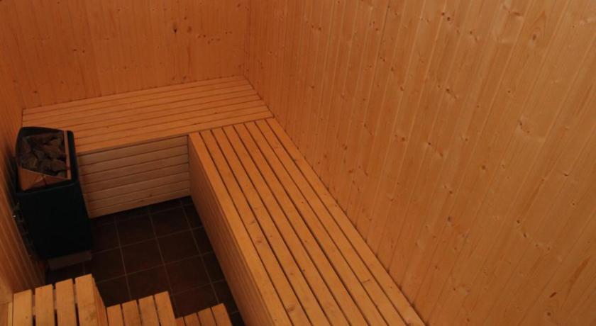 Image of Five-Bedroom Apartment (10 Adults) 9