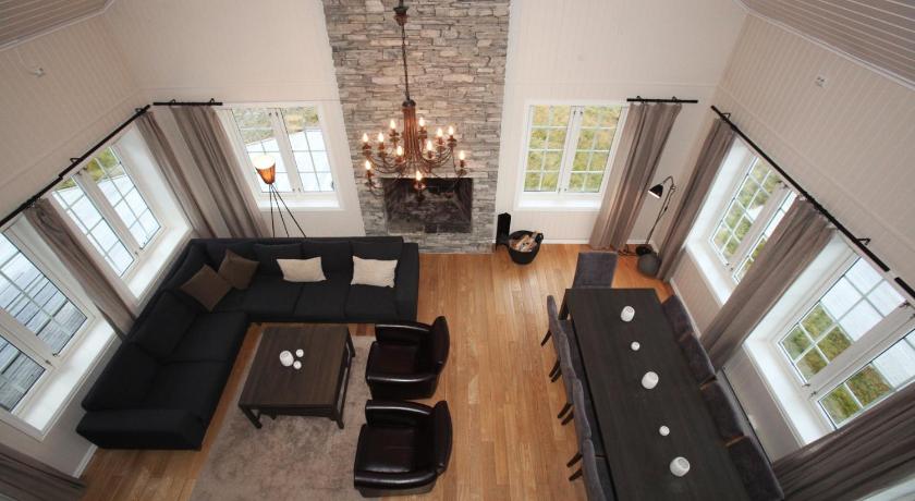 Image of Five-Bedroom Apartment (10 Adults) 4