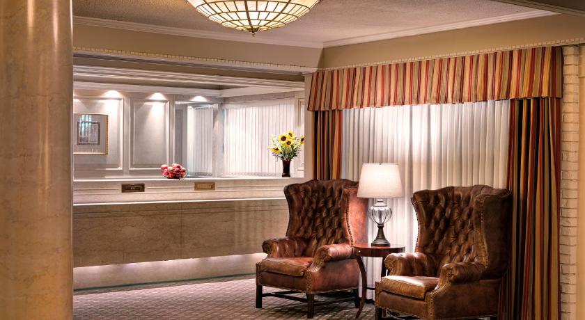 Royal Scot Hotel & Suites