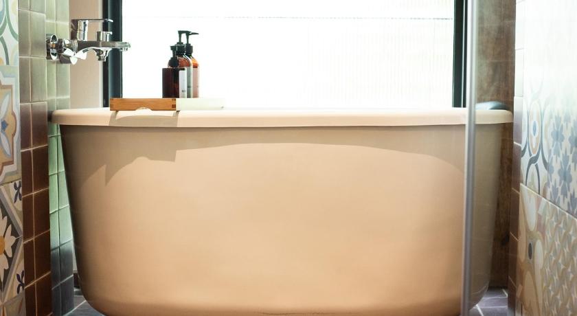 Image of Studio Suite 16