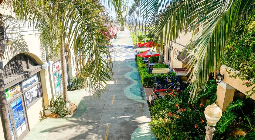 Balboa Inn, On The Beach At Newport