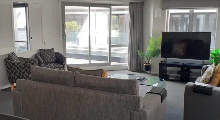 Image of Two-Bedroom Apartment with Partial Sea View 9