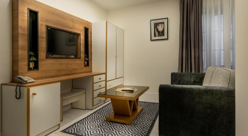 Prestige Hotel Suites - image 16