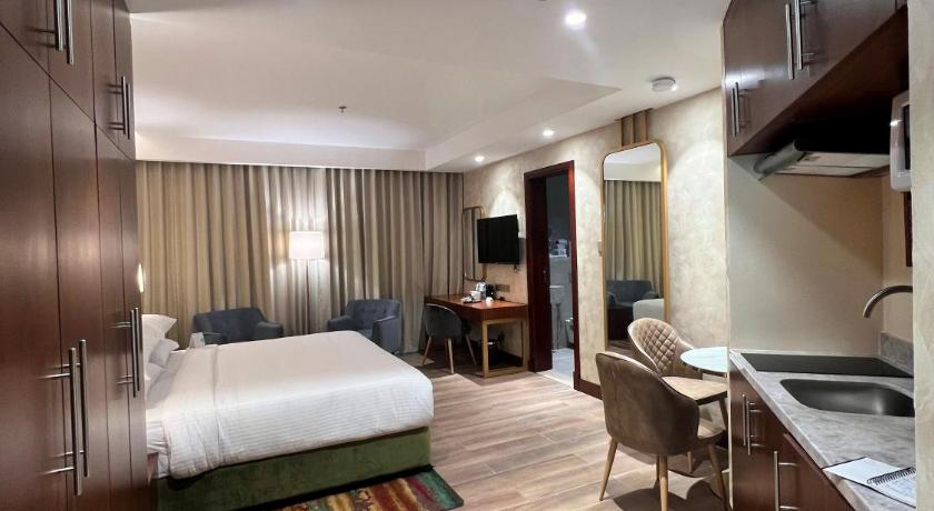 Image of Executive Studio 4