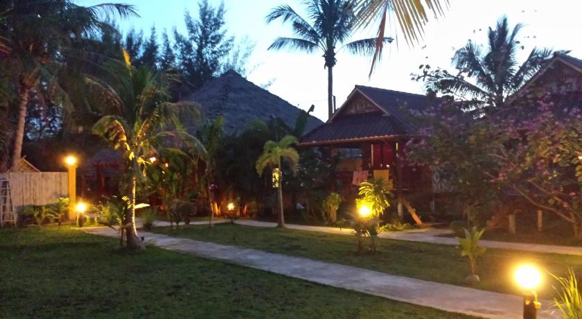Lanta Pearl Beach Resort - image 38