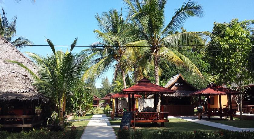 Lanta Pearl Beach Resort - image 30