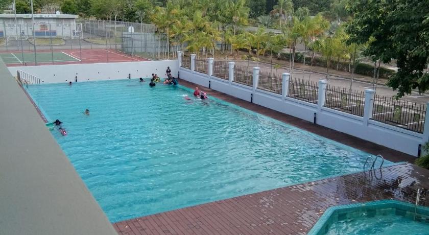 Cozy Homestay Desaru Vacation Bungalow - 10 pax photo