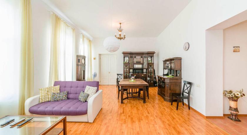 Feelathome Apartments on Millionnaya — Hotel in Saint Petersburg