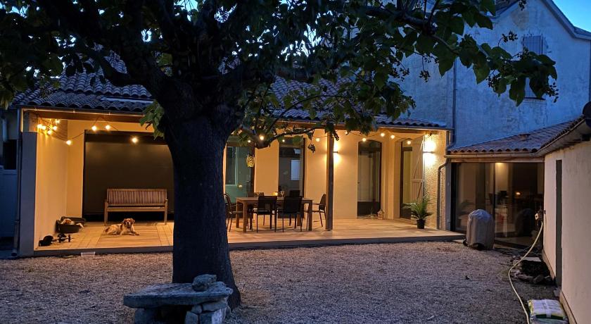Villa Paulownia - à 1,2km des plages - tout confort au coeur du bourg