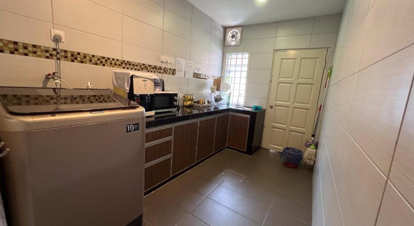 Jiaxin Homestay - Puteri Wangsa 家馨民宿 photo