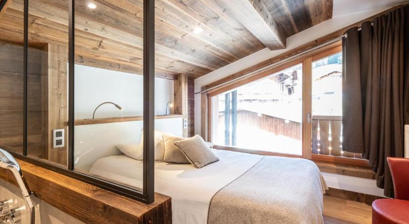 Image of Small Single Attic Room 0