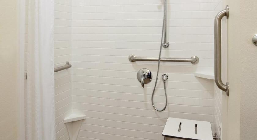 Candlewood Suites Dickinson photo