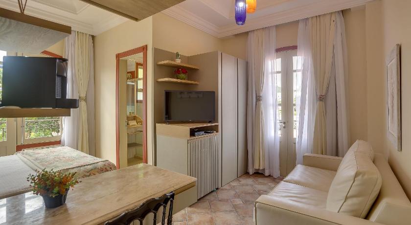 Image of Suite Red Tower 3