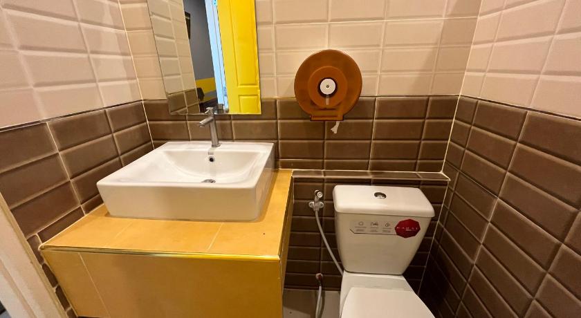 Image of Deluxe Studio 12