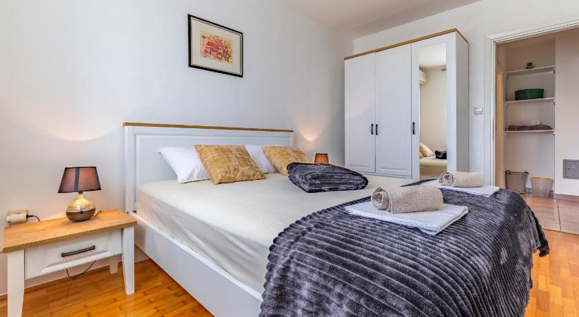 Olga's Place-new apartment 200 mt from the Sea — Hotel in Pula