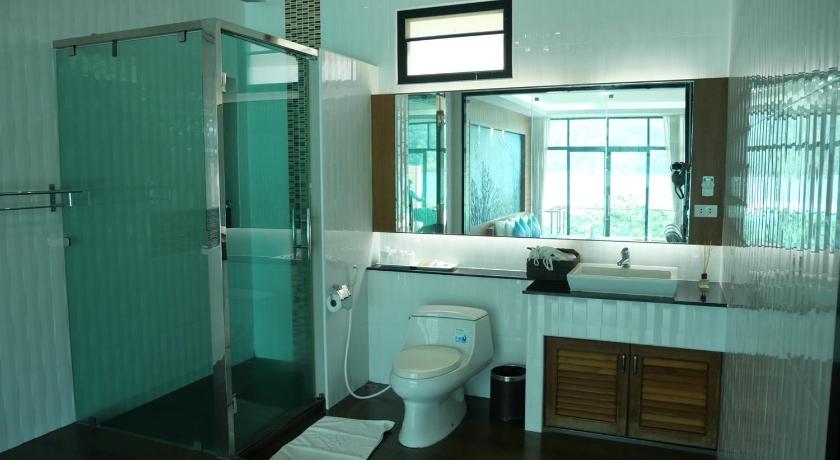 รูปของห้องเตียงใหญ่พร้อมระเบียงและวิวทะเล (Double Room with Balcony and Sea View) 12