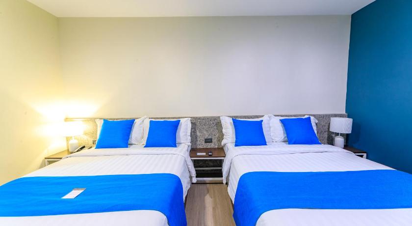 Image of Superior Twin Room without Window 5