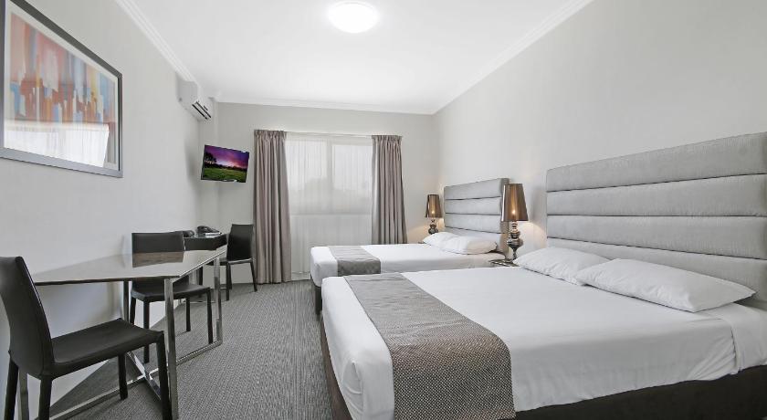 Image of Twin Suite 4