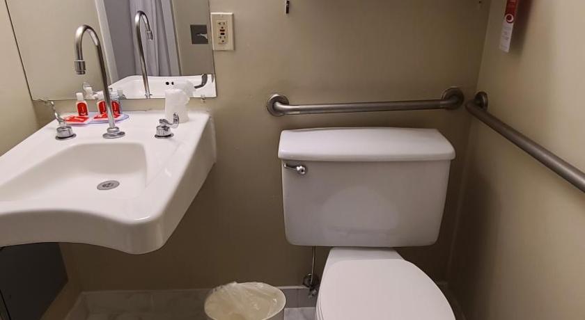 Econo Lodge Metro photo