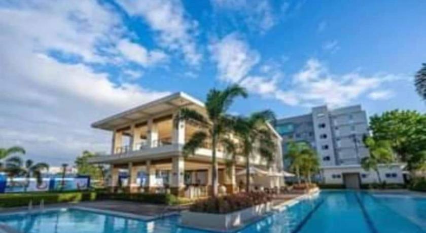 Caren 8-Spatial Condo Maa 2br fully-furnished wtih unli Pool access — Hotel in Davao City