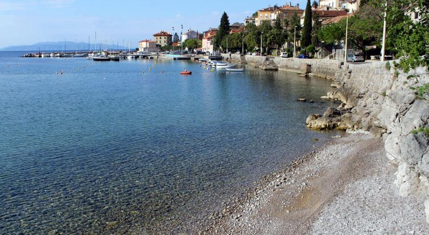 Apartments with a parking space Kastav, Opatija - 16995 photo