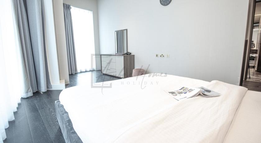 Exclusive 3BR Offering The Palm and Marina Views - image 6