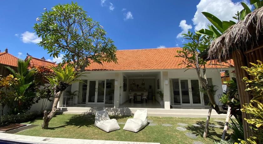 BRAND NEW! Villa Made photo