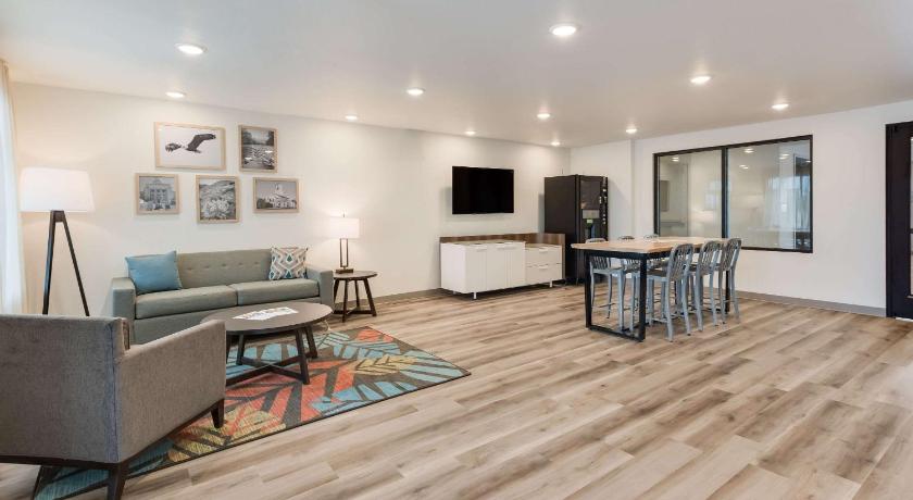 WoodSpring Suites Meridian photo