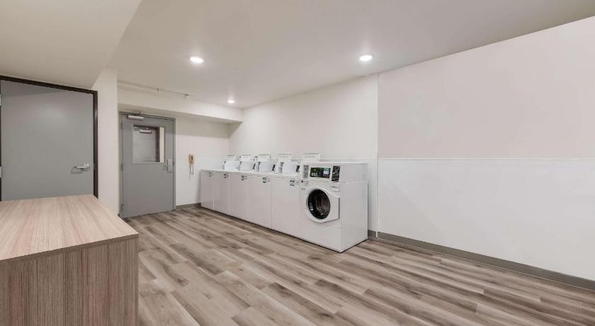 WoodSpring Suites Meridian photo