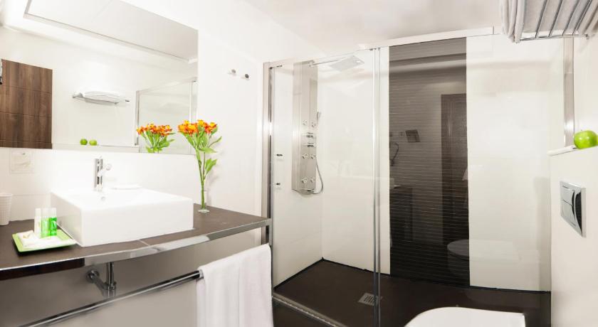 Image of Suite 12
