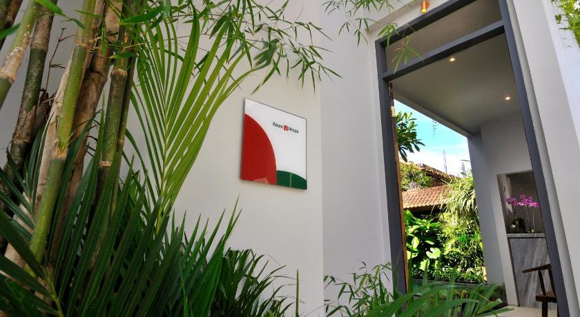 Room & Vespa Suite 1 - image 6