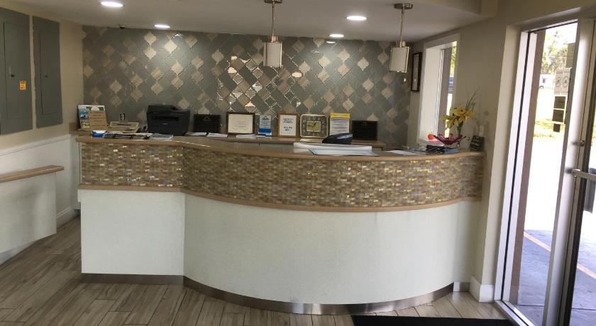 Days Inn by Wyndham Orange City/Deland photo