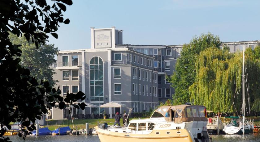 Hotel am Schloss Kopenick Berlin by Golden Tulip photo