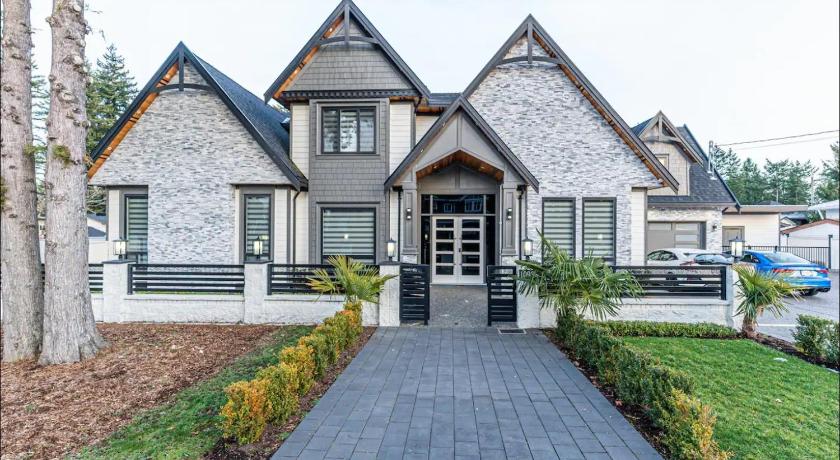 T's Place — Hotel in Surrey (BC)