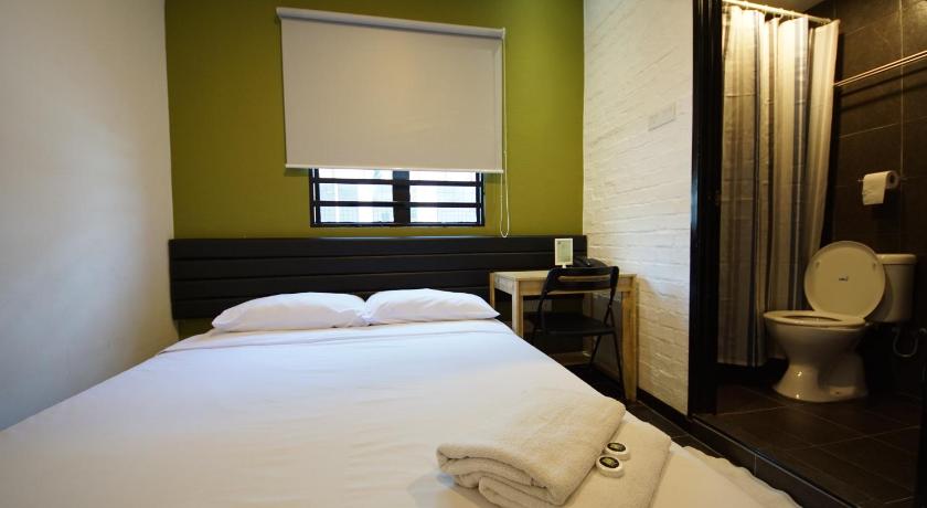 Image of Queen Bedroom 3