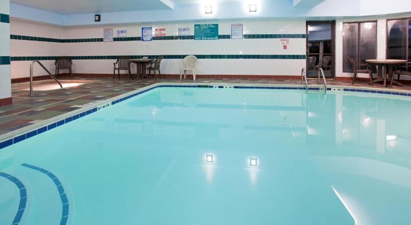 Holiday Inn Express Hotel & Suites Co Springs-Air Force Academy photo